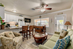 Walk to the Beach and Restaurants! - Coconut Villa's Suite 2